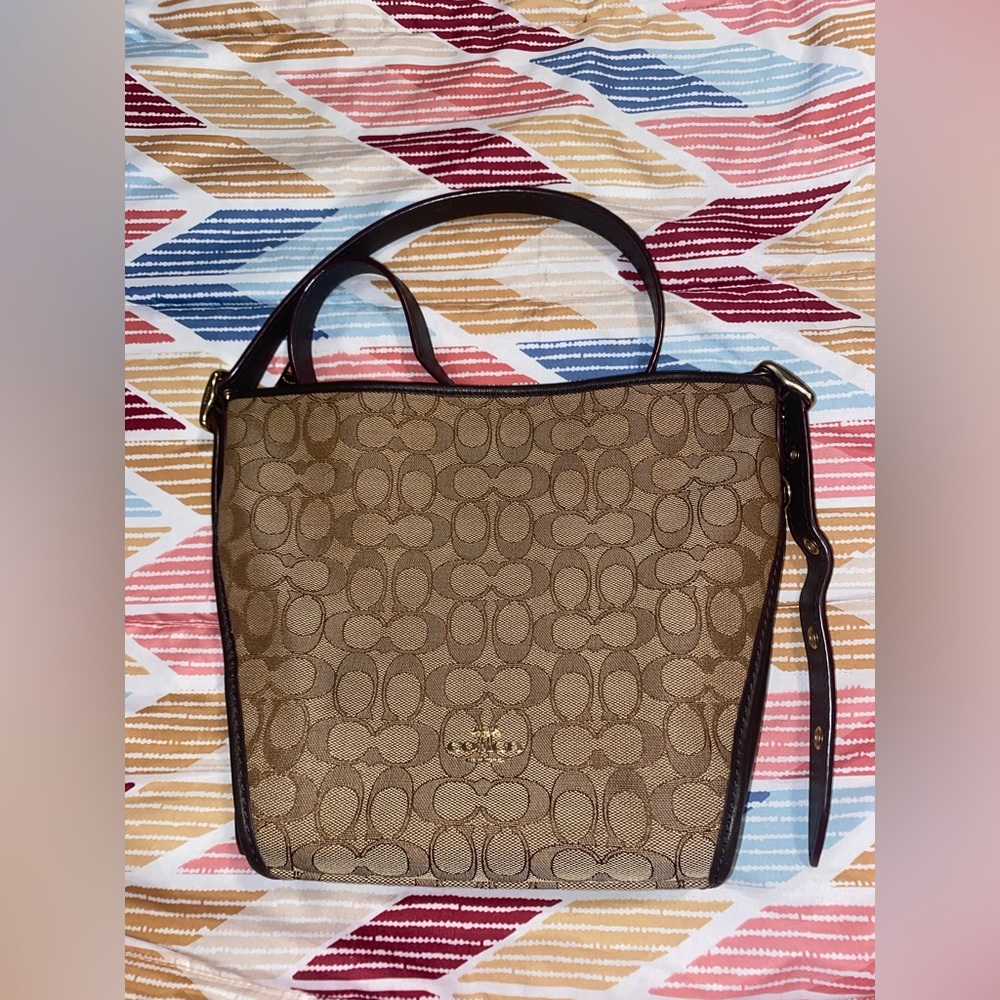 ✨Pre-loved Vintage Coach Khaki Brown Signature Logo Dufflette Crossbody  Bag✨